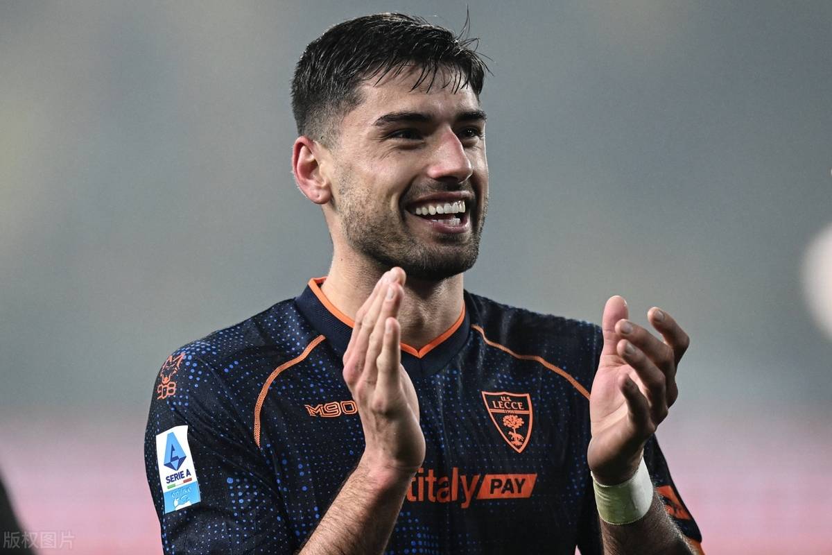 意甲联赛身价最高球员梅开二度，成为焦点