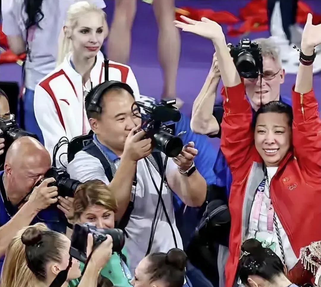 俄罗斯队夺得团体赛冠军！霸气十足！