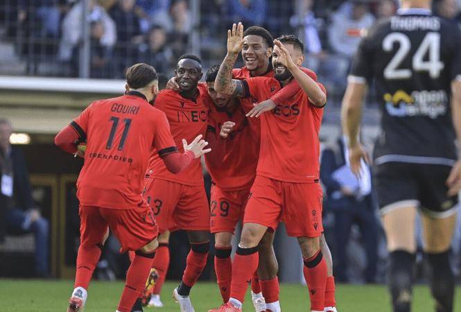 雷恩主场告负,法甲保级形势严峻 雷恩主场告负,法甲保级形势严峻