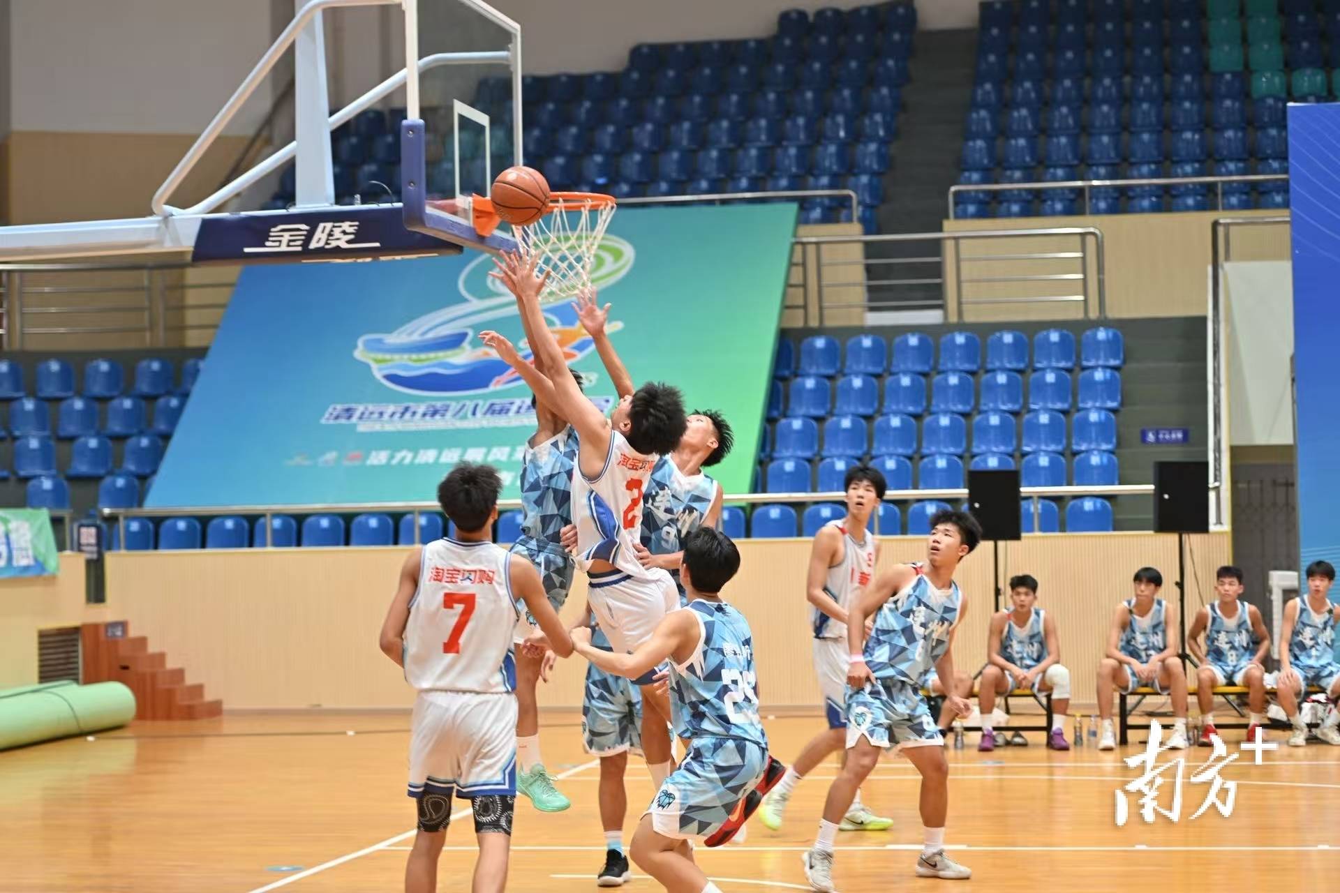 男篮联赛球队之间的激烈角逐引发热议