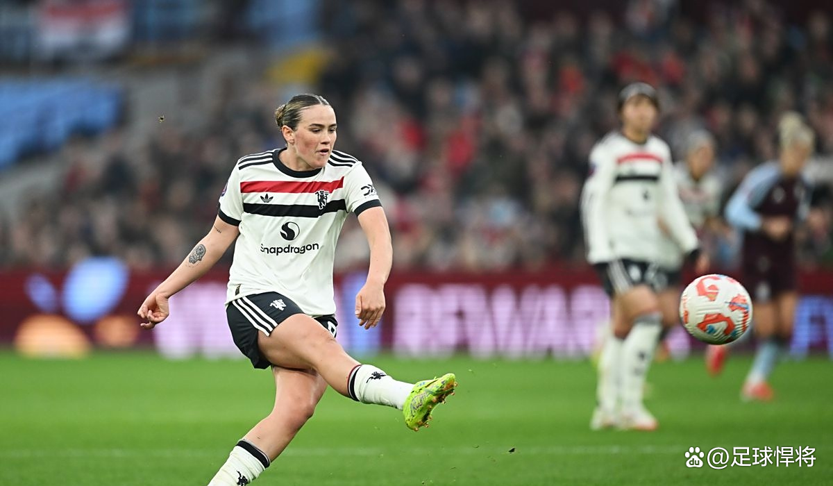 曼联主场大胜维拉，重回前四