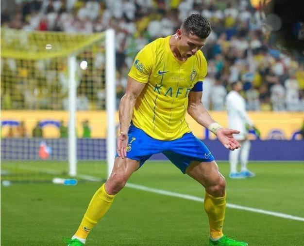 包含年轻球员展现爆发力,领先比分迅速拉开的词条 包含年轻球员展现爆发力,领先比分迅速拉开的词条