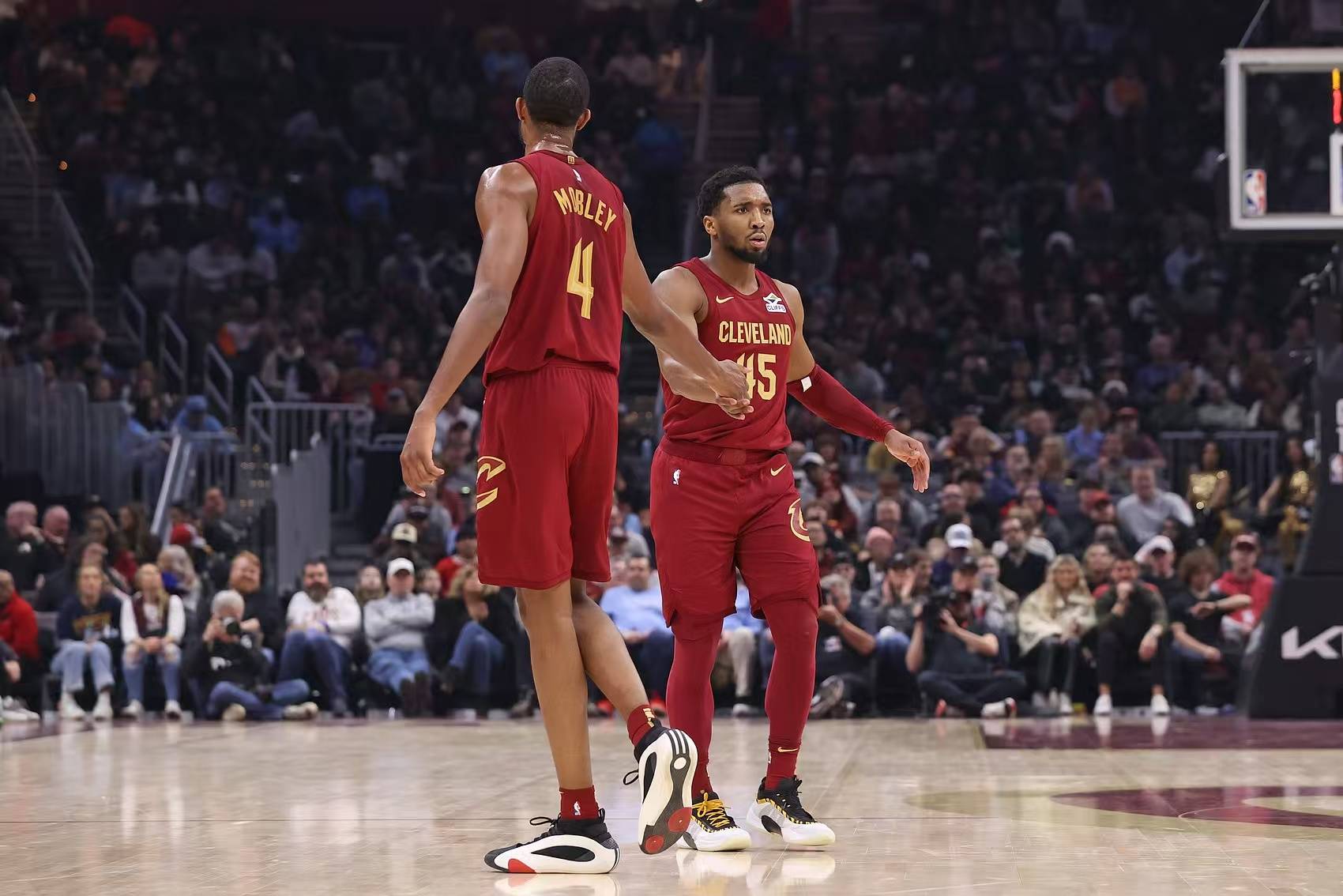 猛龙力克凯尔特人,领先扩大 猛龙力克凯尔特人,领先扩大