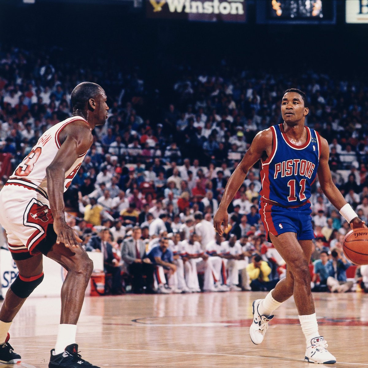 关于老鹰横扫公牛,轻松晋级东部决赛的信息 关于老鹰横扫公牛,轻松晋级东部决赛的信息