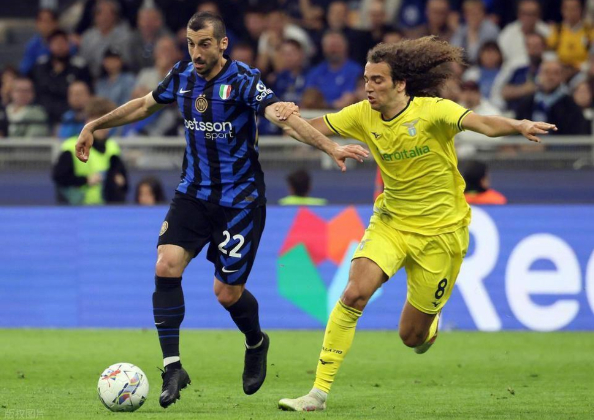 国际米兰队主场2-2战平AC米兰,守住榜首位置的简单介绍 国际米兰队主场2-2战平AC米兰,守住榜首位置的简单介绍